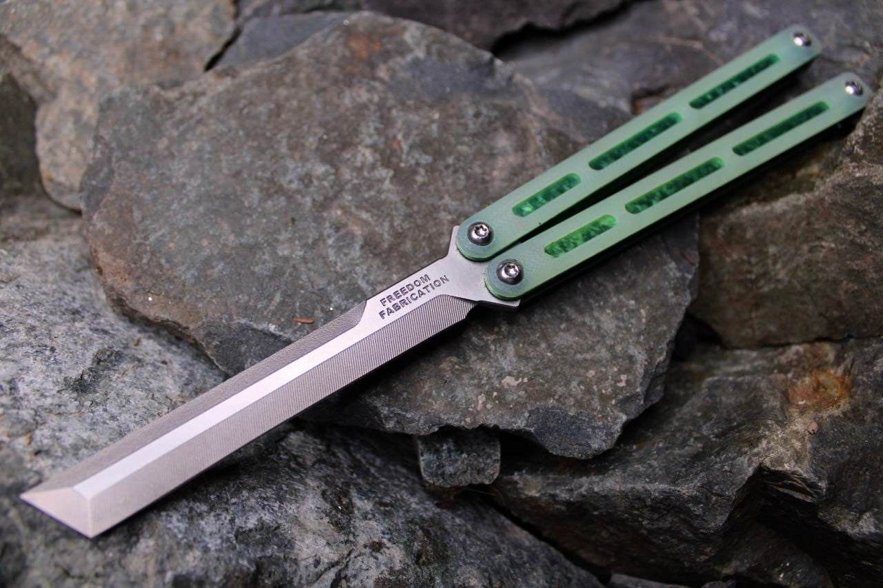 Flagship Tanto 005: Jade G10 W/Green Jeweled Ano