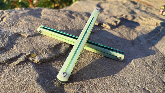 G10 Kraken V2 Handles: Jade G10 w/ Green Ano