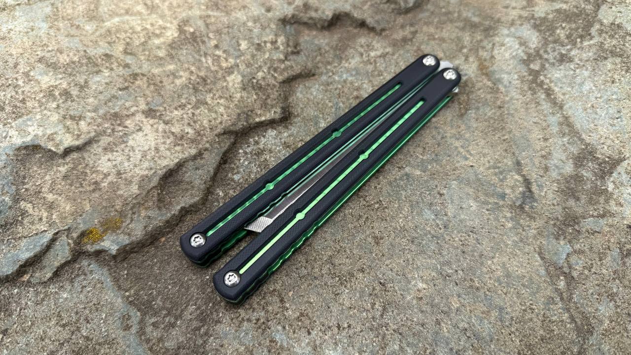 S35VN Flagship Tanto G10 Kraken: Black G10 w/ Jeweled Green Ano (sharpened swedge)