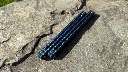 G10 Kraken V2 Handles: Black G10 w/ Blue Ano