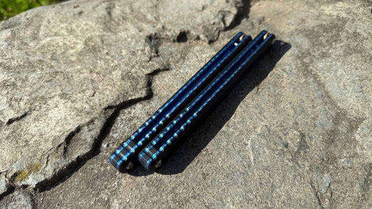 G10 Kraken V2 Handles: Black G10 w/ Blue Ano